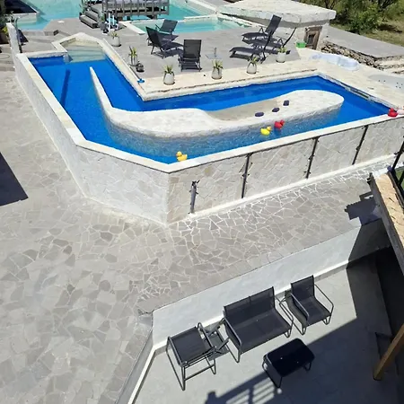 Mama Mia - Budgetverblijf * Zaton Obrovacki