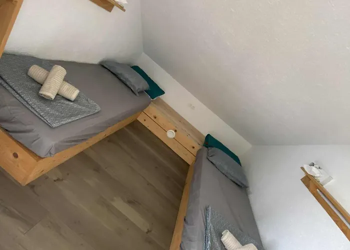 Mama Mia - Budgetverblijf Хостел Zaton Obrovacki