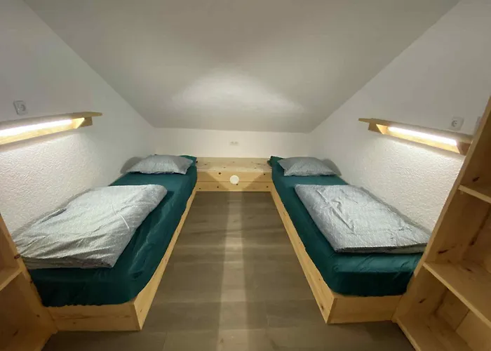 Mama Mia - Budgetverblijf אכסניה Zaton Obrovacki